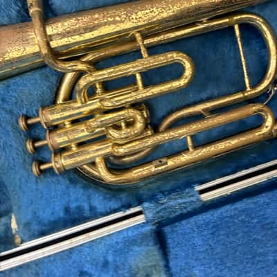 Yamaha YAH-201 Eb Alto Horn 3 Piston with Hard Case Untested image 4