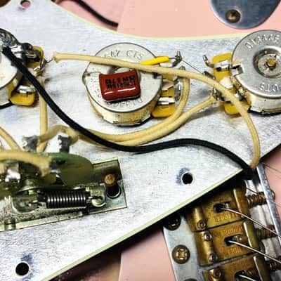 Fender Custom Relic Stratocaster 1965. Let's Play House. 2010 - Shell Pink image 11