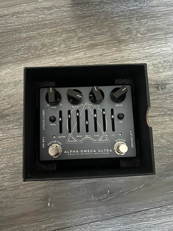 Darkglass Alpha Omega Ultra Dual Bass Preamp & Overdrive Pedal Alpha·Omega Ultra 2017 - Black finish with white/grey graphics image 1
