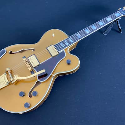 Video! Unreleased 1993 Gibson R+D Chet Atkins Country Gentleman 100th Anniversary 1994 - All Gold w/ Diamond Headstock + Block Inlays image 2