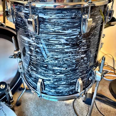 Ludwig Classic Maple Fab Outfit 9x13 / 16x16 / 14x22" PLUS 8x10” Drum Set - Black Oyster Pearl image 4