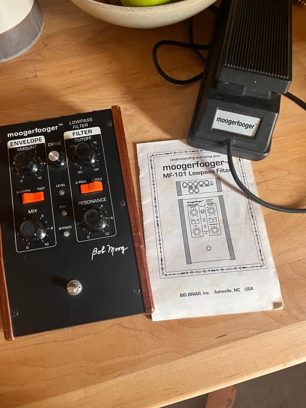 Immagine Big Briar Moogerfooger MF-101 Lowpass Filter 1998 - Black with walnut wood sides - 1