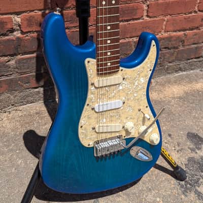 1994 Fender Stratocaster Plus Deluxe Blue Burst image 5