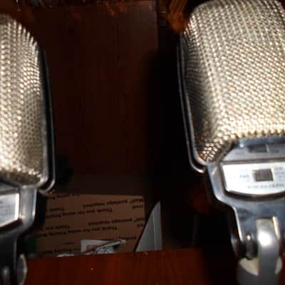 2 Vintage Realistic 33-989 Dynamic Cardoid Studio Two Sided Microphones w/ 2 matching Cords image 5