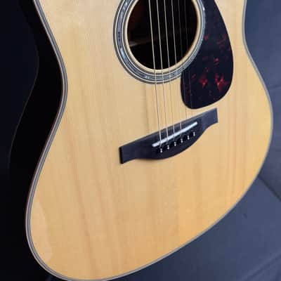 Yamaha LL16 ARE Handcrafted Dreadnought Acoustic-Electric Guitar Gloss Natural w/ Soft Case image 5
