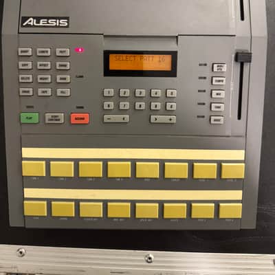 Alesis HR-16 Drum Machine 1980s image 3