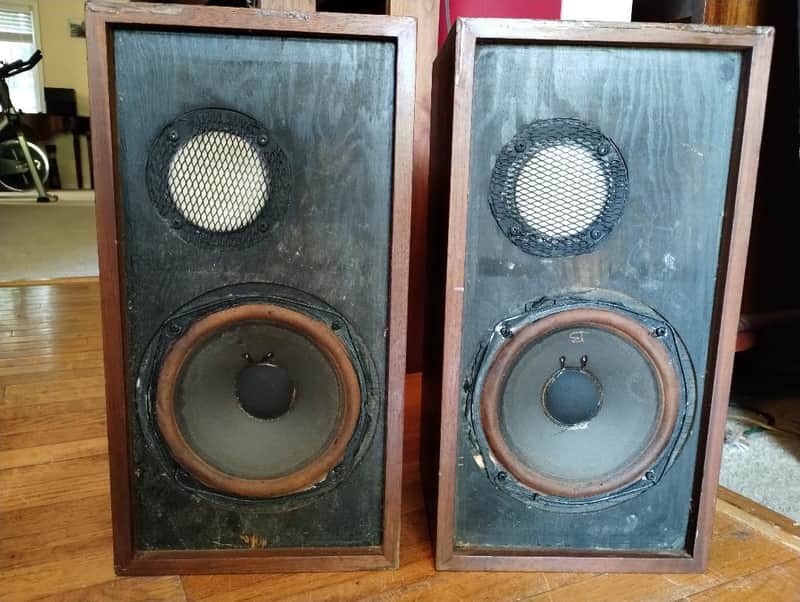 Acoustic Research AR4 speakers in very good condition - 1970's image 1