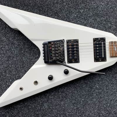 Tokai Japan Super Edition Flying V 1982 White | Reverb