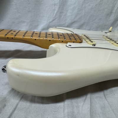 Fender Player Plus Stratocaster Guitar 2022 - Olympic Pearl / Maple neck image 19