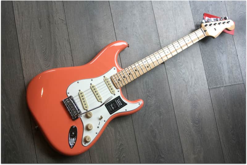 FENDER "Limited Edition Player Stratocaster, Maple Fingerboard, Pacific Peach" 3, 68 KG image 1