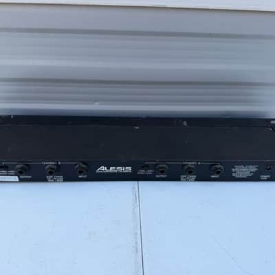 Alesis 3630 Compressor RMS/Peak Dual Channel Compressor Limiter with Gate image 2