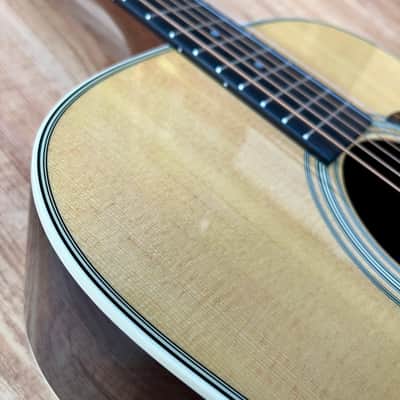 Martin Standard Series D-28 Natural image 7