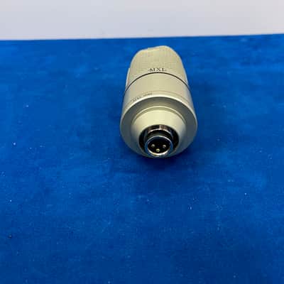Used MXL 990 Large-diaphragm Condenser Microphone with clip and case image 3