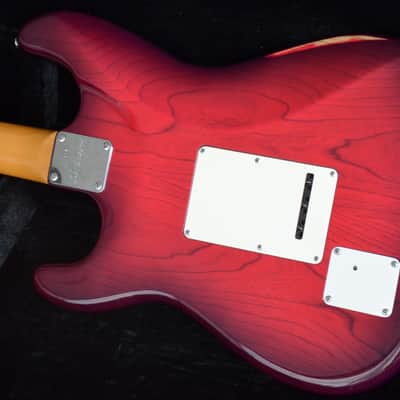 Blade Levinson RH Strat-style guitar*sounds/plays/looks really great! Top quality made in Japan ca.1992/93*has handmade passive Leosounds PU's*fine trem with roller bridges*frets are 100%*1799€ imagen 8