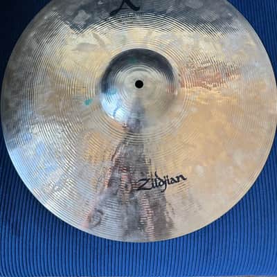 Zildjian 18" A Classic Orchestral Selection Medium Heavy Cymbal Pair image 2
