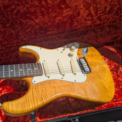 Fender STR-1150 LSM Stratocaster Solid Flame Maple Body 90s Lace Sensor Made in Japan image 2