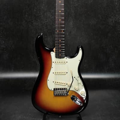 Fender American Vintage II 1961 Stratocaster 3-Color Sunburst [V2205400] (07/30) image 9