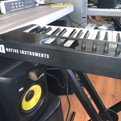 Native Instruments Komplete Kontrol S49 2010s - Black image 4