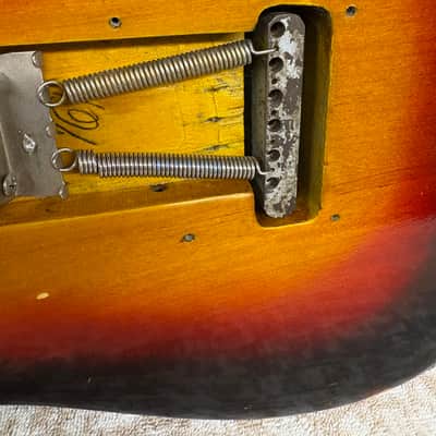 Fender stratocaster 1961 - 3 tone sunburst image 10