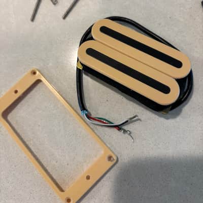 DiMarzio X2N-B DP125CRU Bass Humbucker - Double Cream image 3