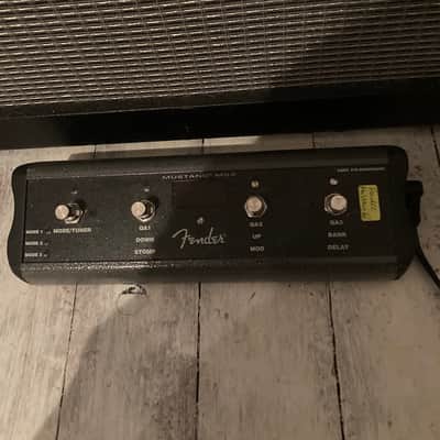 Fender Mustang amp Model 4 2000s image 6