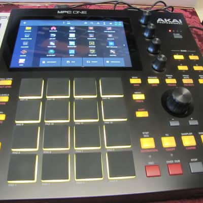 Akai MPC One Standalone Sampler and MIDI Sequencer-One Owner image 4