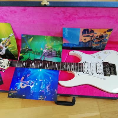 Steve Vai stage played Ibanez Universe UV7PWH image 23