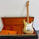 Fender AVRI '57 Stratocaster 1999 - Aztec Gold