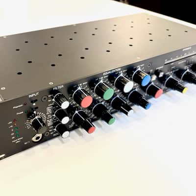 GML 2020 High Resolution Discrete Input Channel Strip with Power Supply - MINT image 2