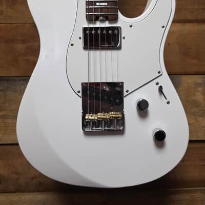Yamaha PACS+11S Pacifica Standard Plus Electric Guitar - White w/ Gig Bag image 2