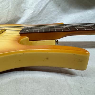 Hondo II Professional Longhorn 4-string Bass with Case Vintage image 15