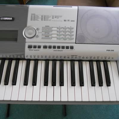 Yamaha PSR-295 image 4