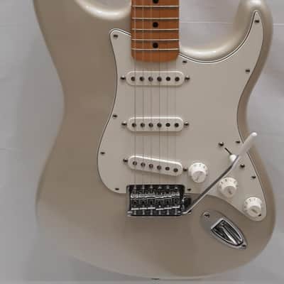 Fender 60th Anniversary Limited Standard Stratocaster Blizzard pearl with gator Hardshell Case image 4