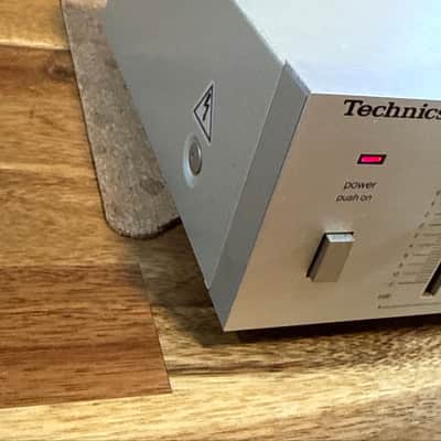 Technics SH-8025 Dual 7‑Band Stereo Graphic Equalizer Silver Face player image 10
