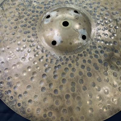 Paiste Signature Traditionals 14" Medium Light Hi-Hat Pair Modified image 7