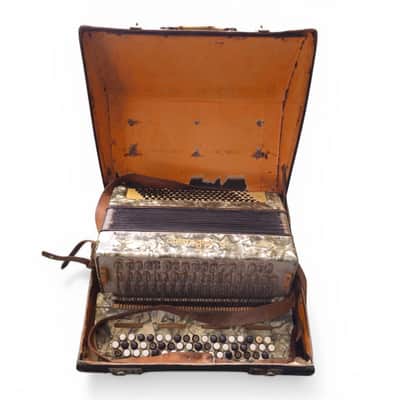 WWII German Button Accordion Solo Bolero 1939-1945 Rare Trophy Italy or Germany image 3