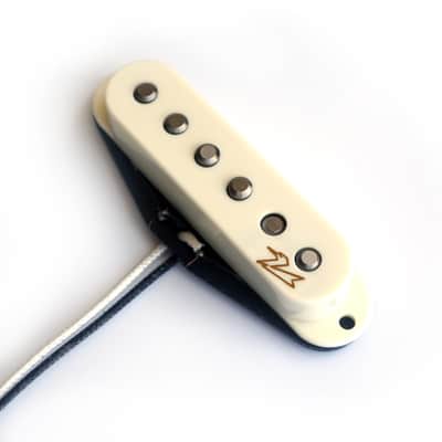 Fuzzy Duck™ Gold Series Single Coil Pickups for Stratocasters (Bridge) - White without Logo image 8