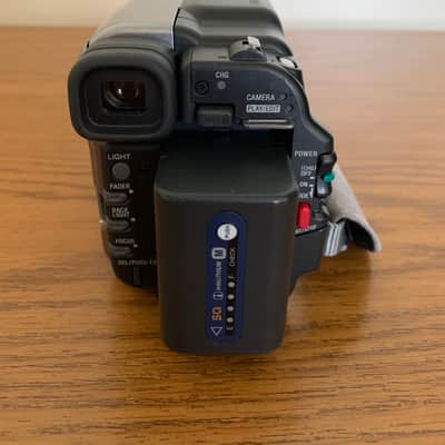 Sony DCR-TRV280 Digital-8 Handycam w/ 20x Optical Zoom image 4