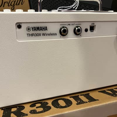 Yamaha THR30II WL Wireless 30-Watt Modeling Guitar Amp Combo White image 7
