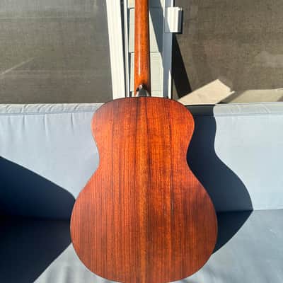 Taylor Guitar 324e 2014 - 2015 - Natural image 3
