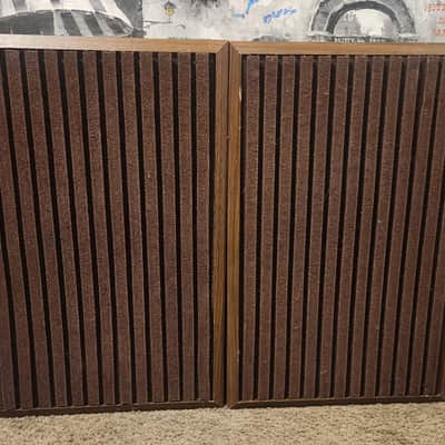 Sony or KLH Vintage 1980s speakers 1980 - Wood grain image 1