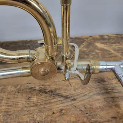 Signature 2000 Custom Series F-Attachment Trombone Brass Just serviced , no case image 6