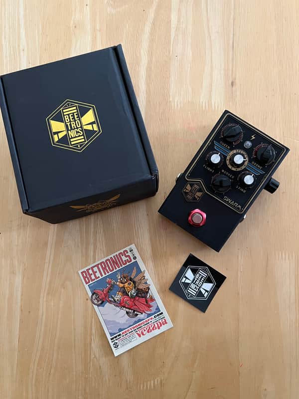 Beetronics Swarm Royal Series Fuzz image 1
