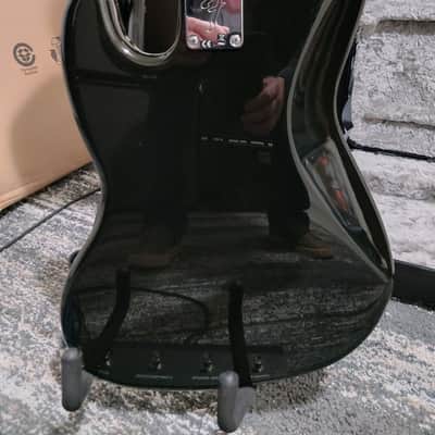 Fender Player Series Jazz Bass with Maple Fretboard - 2023 image 4