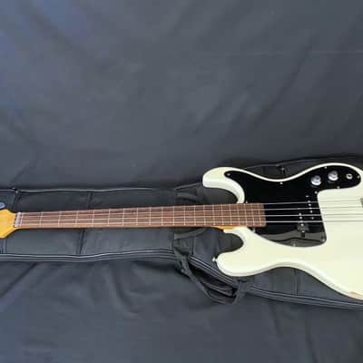 2000s Mosrite Mark II Bass in great condition RAMONES | Reverb