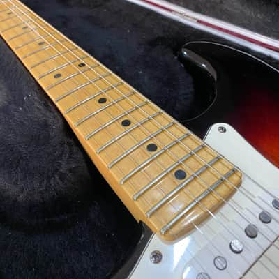 Fender American Standard Stratocaster Left-Handed with Maple Fretboard 2010- 3-Color Sunburst image 5