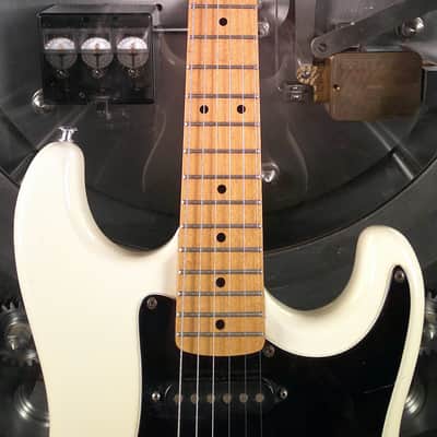 State of the Art Stratocaster 80s - White Electric Guitar w/ Wayfinder Gig Bag image 3