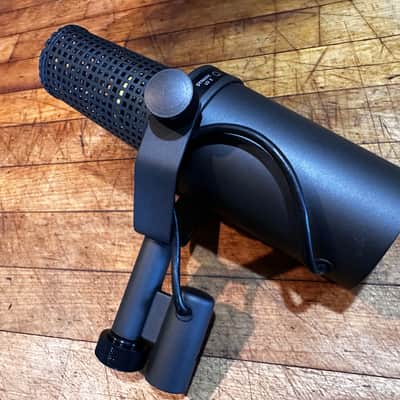 Shure SM7 Cardioid Dynamic Microphone - Amazing Vintage Condition! image 5