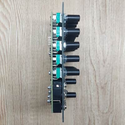 Corpusculum / Mutable Instruments Elements Clone / Sylph Modular Bild 9