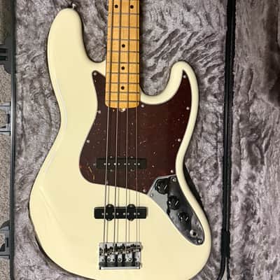 Fender American Professional II Jazz Bass Olympic White with Maple Fretboard image 6
